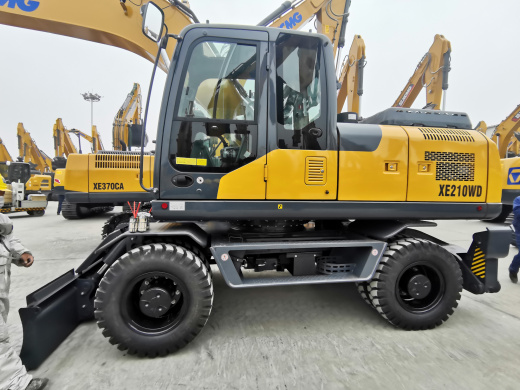 Колёсный экскаватор XCMG XE210WD