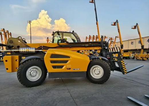Телескопический погрузчик XCMG XT12010K